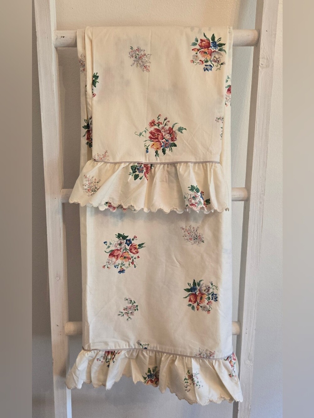 Croscill Vintage Ruffled Floral Twin Flat Sheet And Standard Pillow Case Only